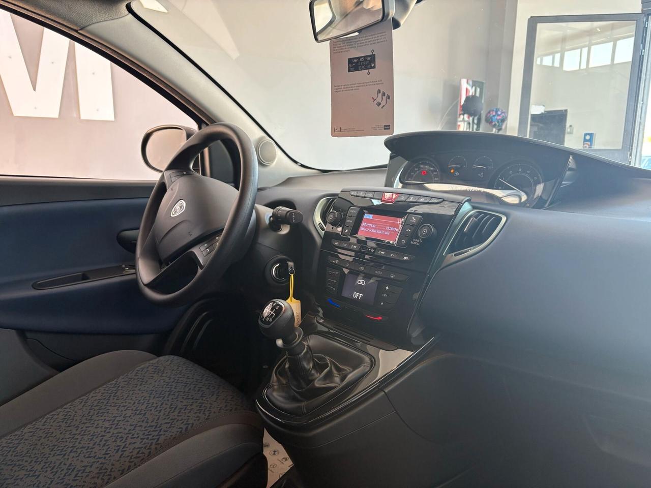 Lancia Ypsilon 1.0 FireFly 5 porte S&S Hybrid Oro