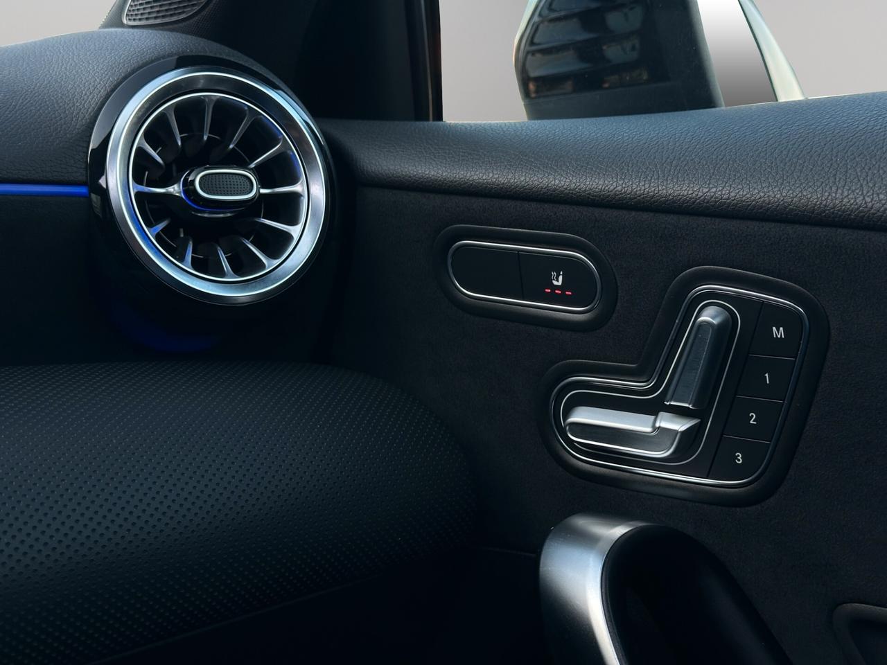 Mercedes-benz A 200d AMG Line Premium Plus Night