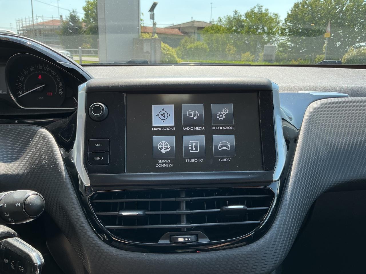 Peugeot 208 1.2 benzina Neopatentati