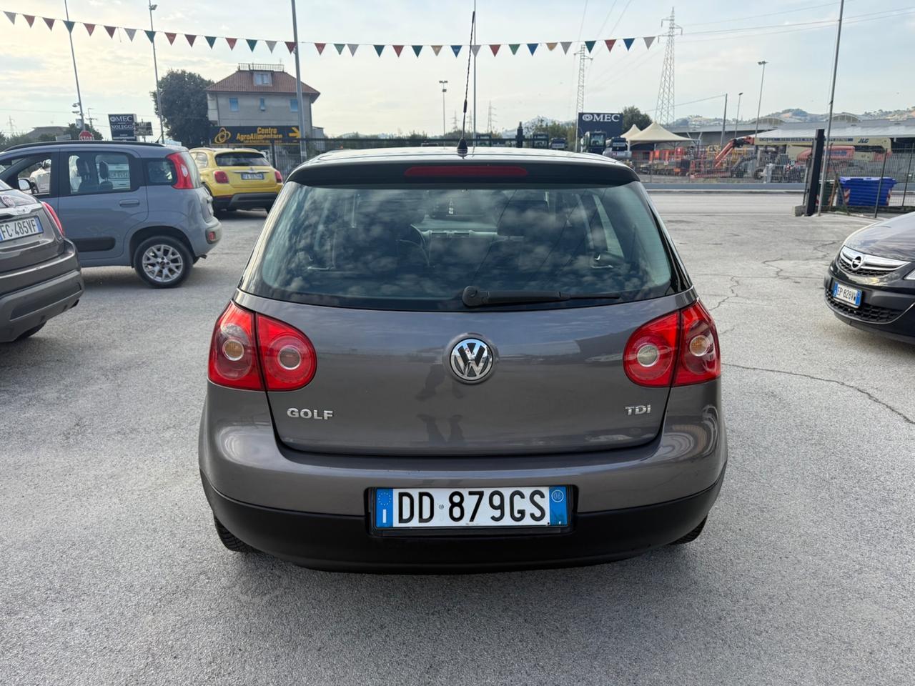 Volkswagen Golf 1.9 TDI 5p. Sportline