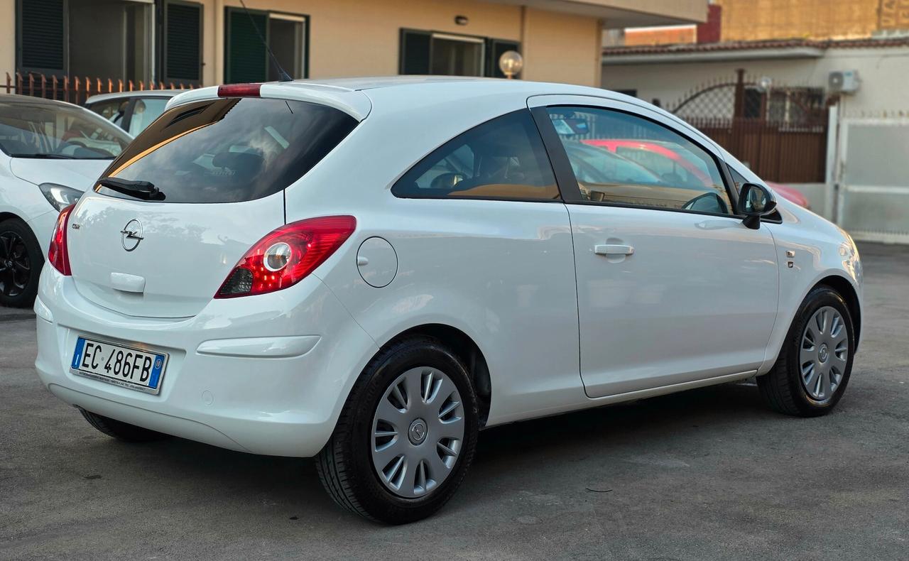 Opel Corsa 1.2 80CV 3 porte GPL-TECH Edition