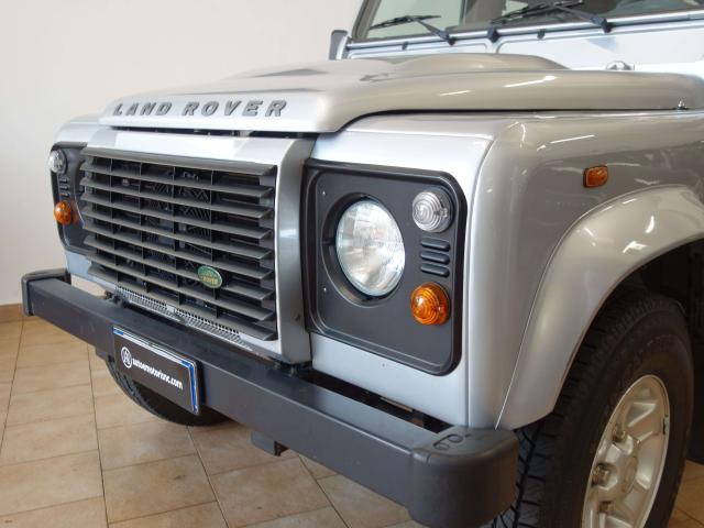 Land Rover Defender 90 TD4 SE 95000 KM