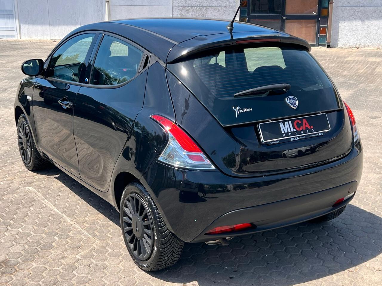 Lancia Ypsilon 1.2 69 CV 5 porte GPL Ecochic Elefantino Blu