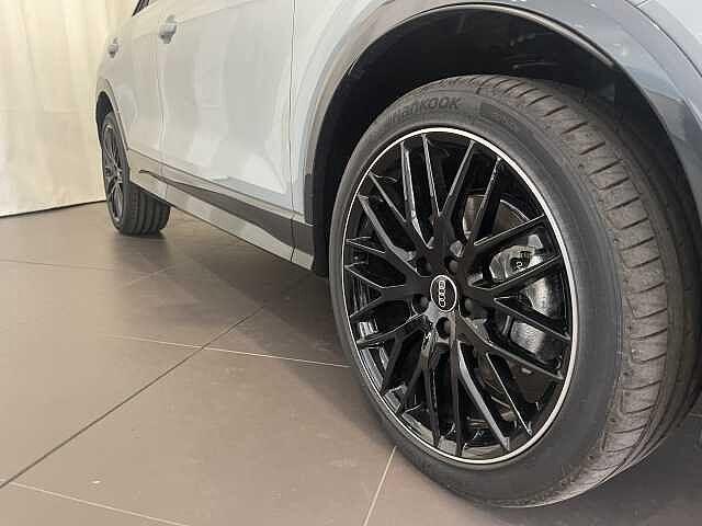 Audi Q2 35 TFSI S tronic Identity Black