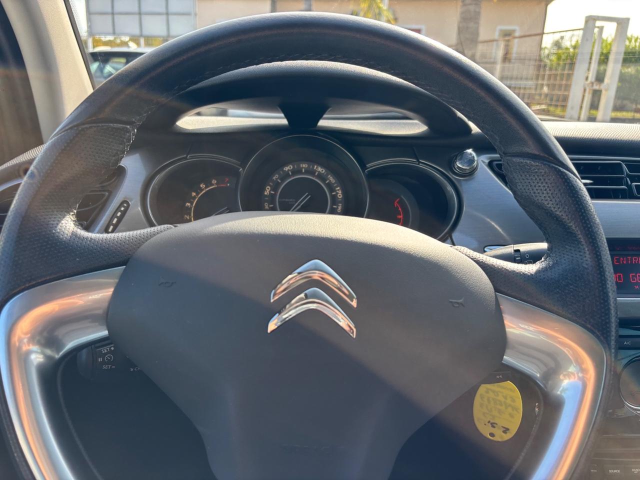 CITROEN C3 1.4 BENZ EXCLUSIVE 60.000KM