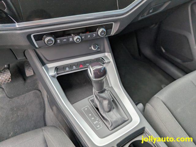 AUDI Q3 35 TDI S tronic Business