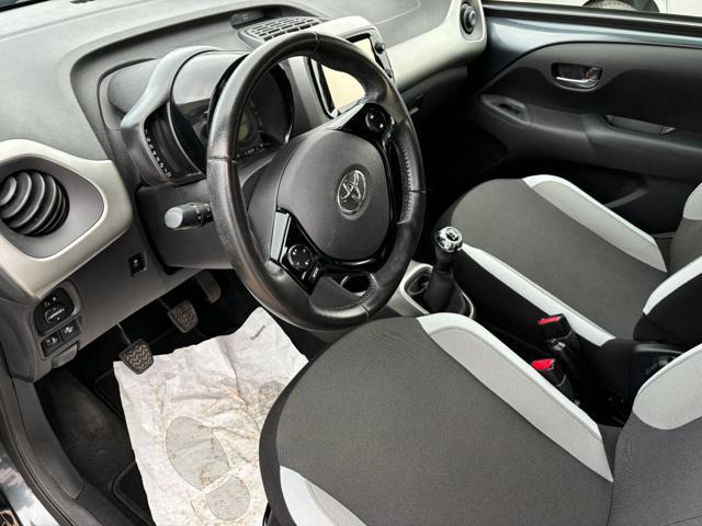 TOYOTA Aygo 1.0 VVT-i 69 CV 5 porte x-play TSS NEOPATENTATI