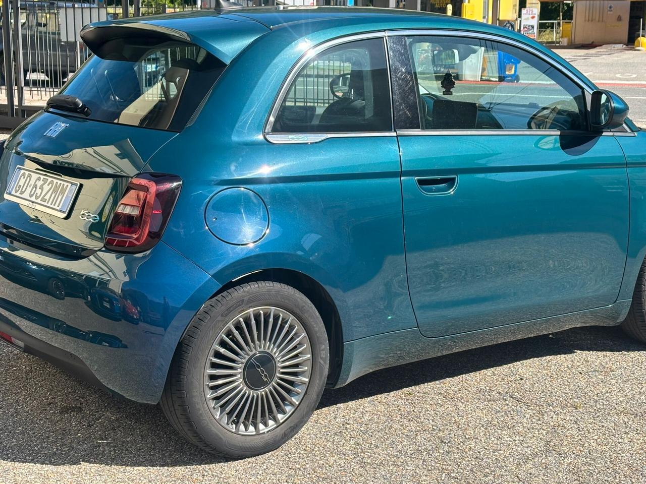 Fiat 500 500e Berlina 42 kWh Icon
