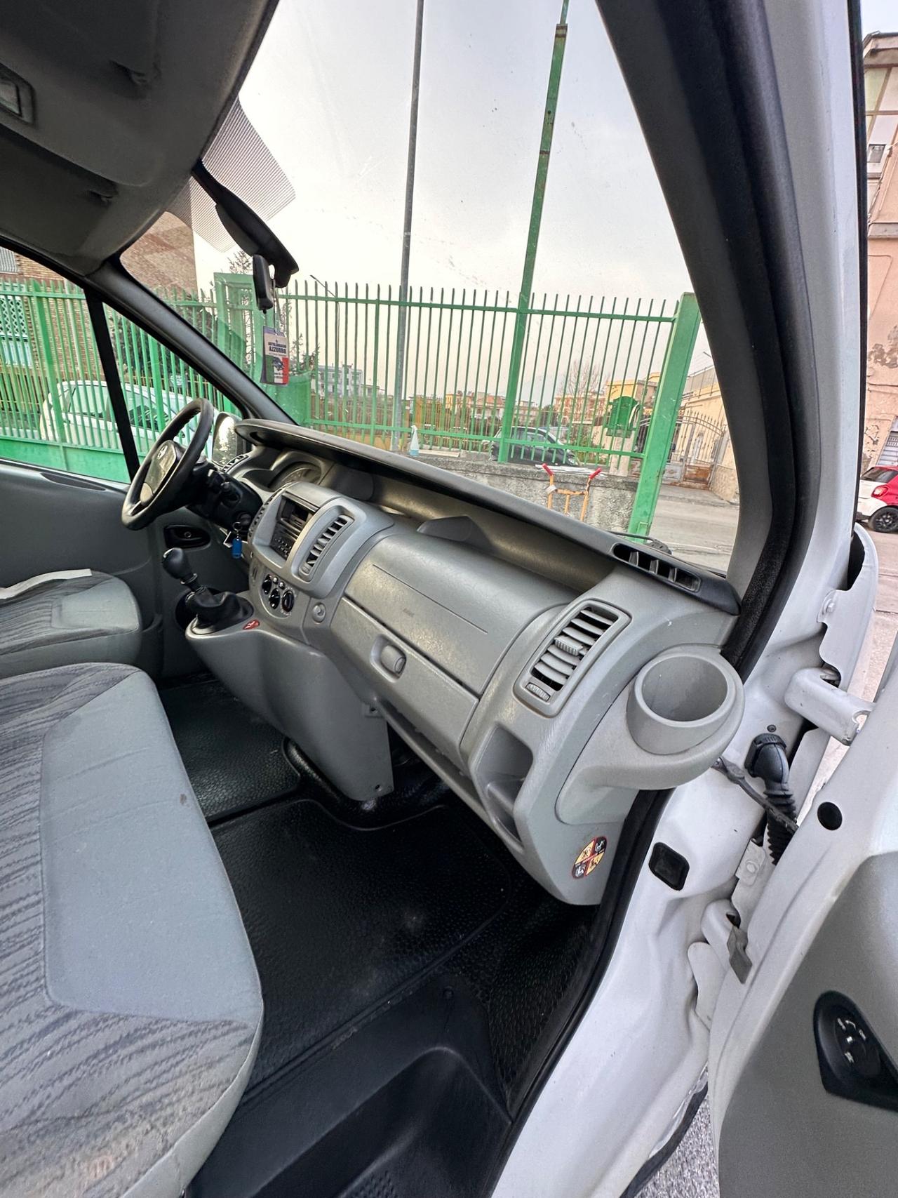 Nissan Primastar C29 2.5 dCi 150CV PC-TN Combi Smart