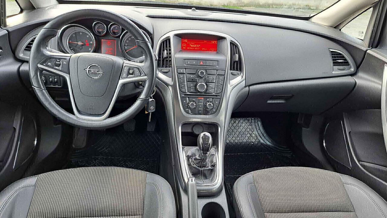 Opel Astra 1.7 CDTI 125CV Cosmo Berlina