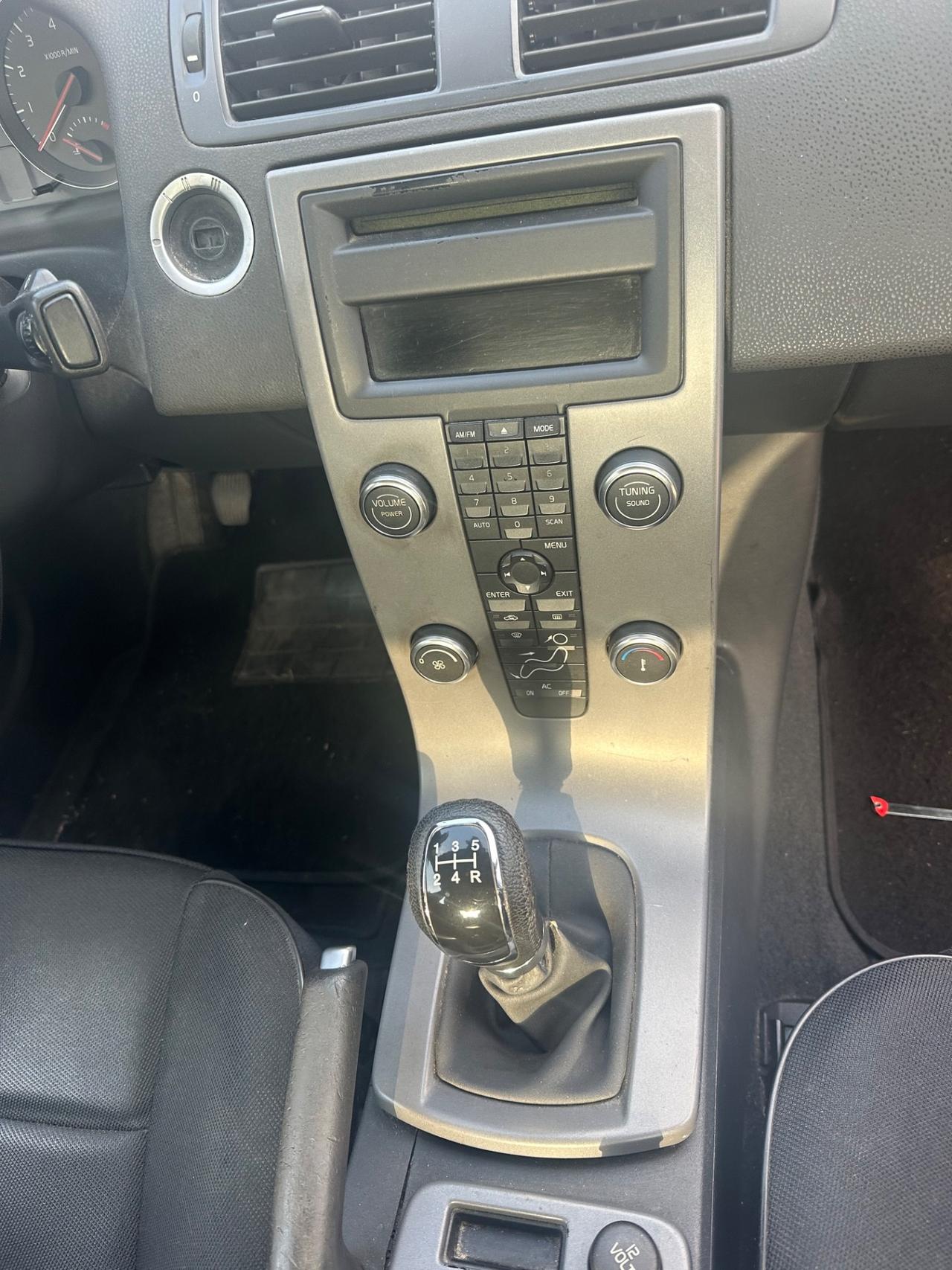 Volvo S40 1.6 16V cat Summum