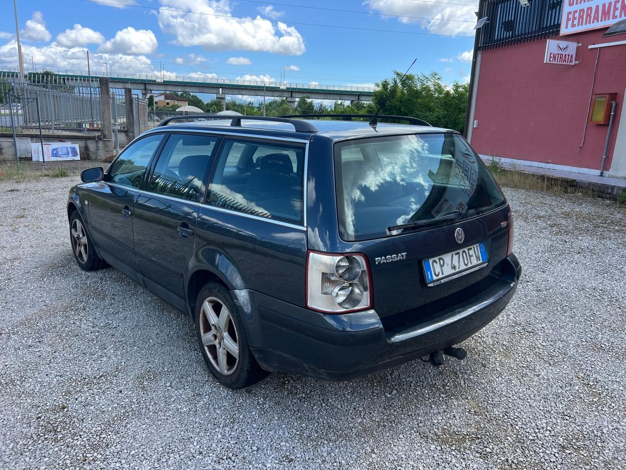 Volkswagen Passat 1.9 TDI/130 CV cat Var. T.line