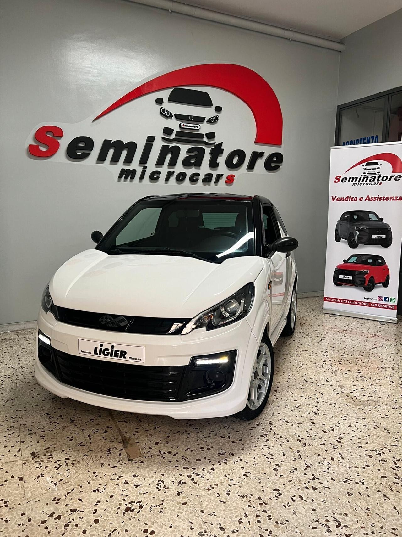 Ligier JS JS50 Progress Young B&W