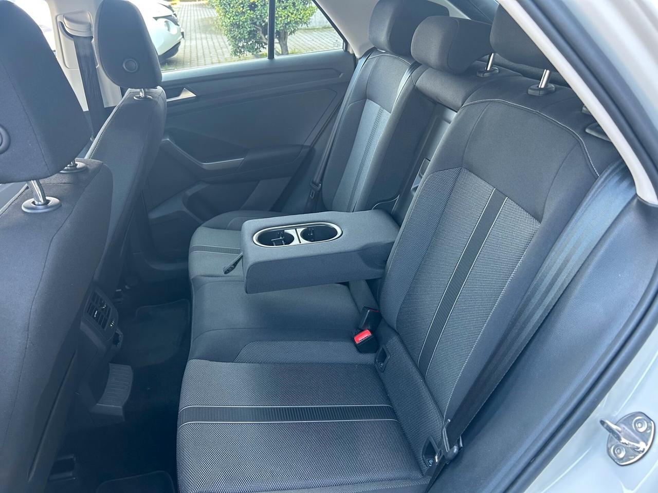 Volkswagen T-Roc 1.0 tsi Life 110cv NEOPATENTATI OK!!!