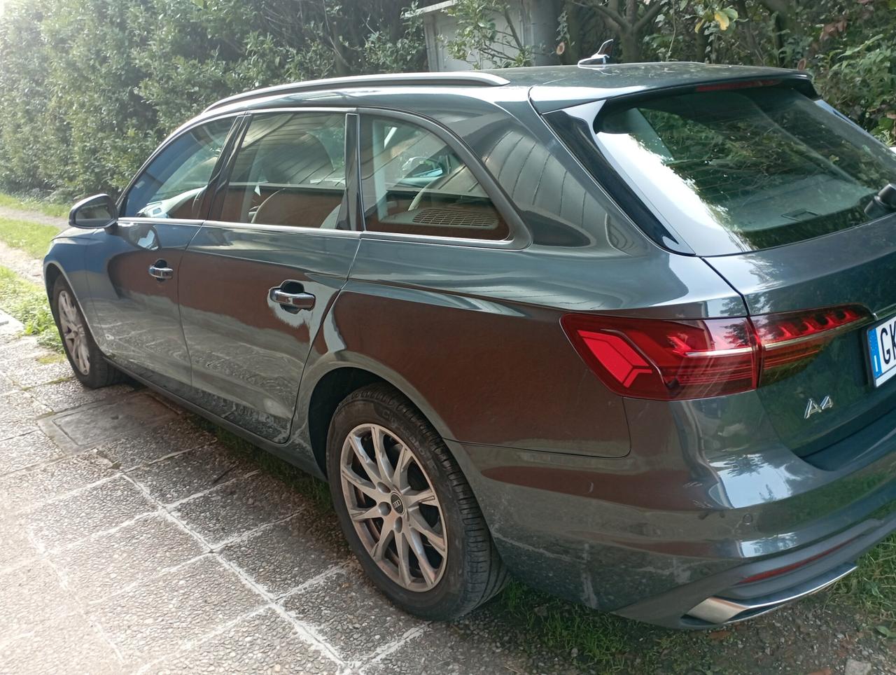 Audi 2.0 A4 35 TDI/163 CV S tronic Business