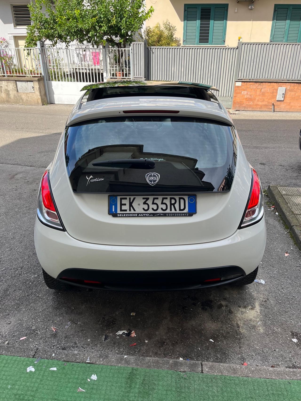 LANCIA YPSILON 5P CON TETTO PANORAMICO APRIBILE