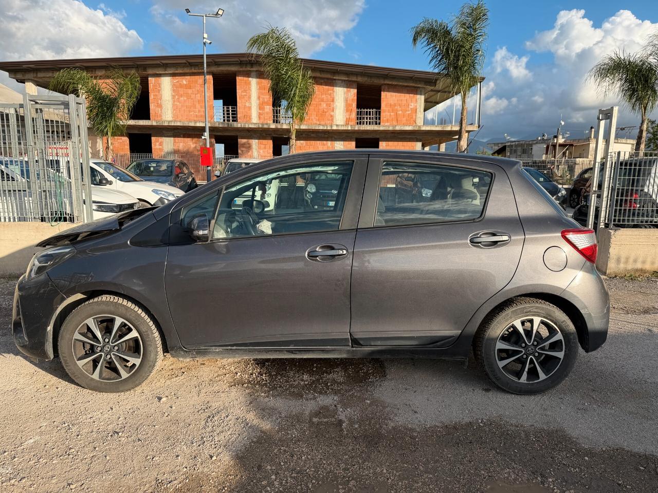 TOYOTA YARIS 2017 1.5 BENZINA 111 CV *MARCIANTE