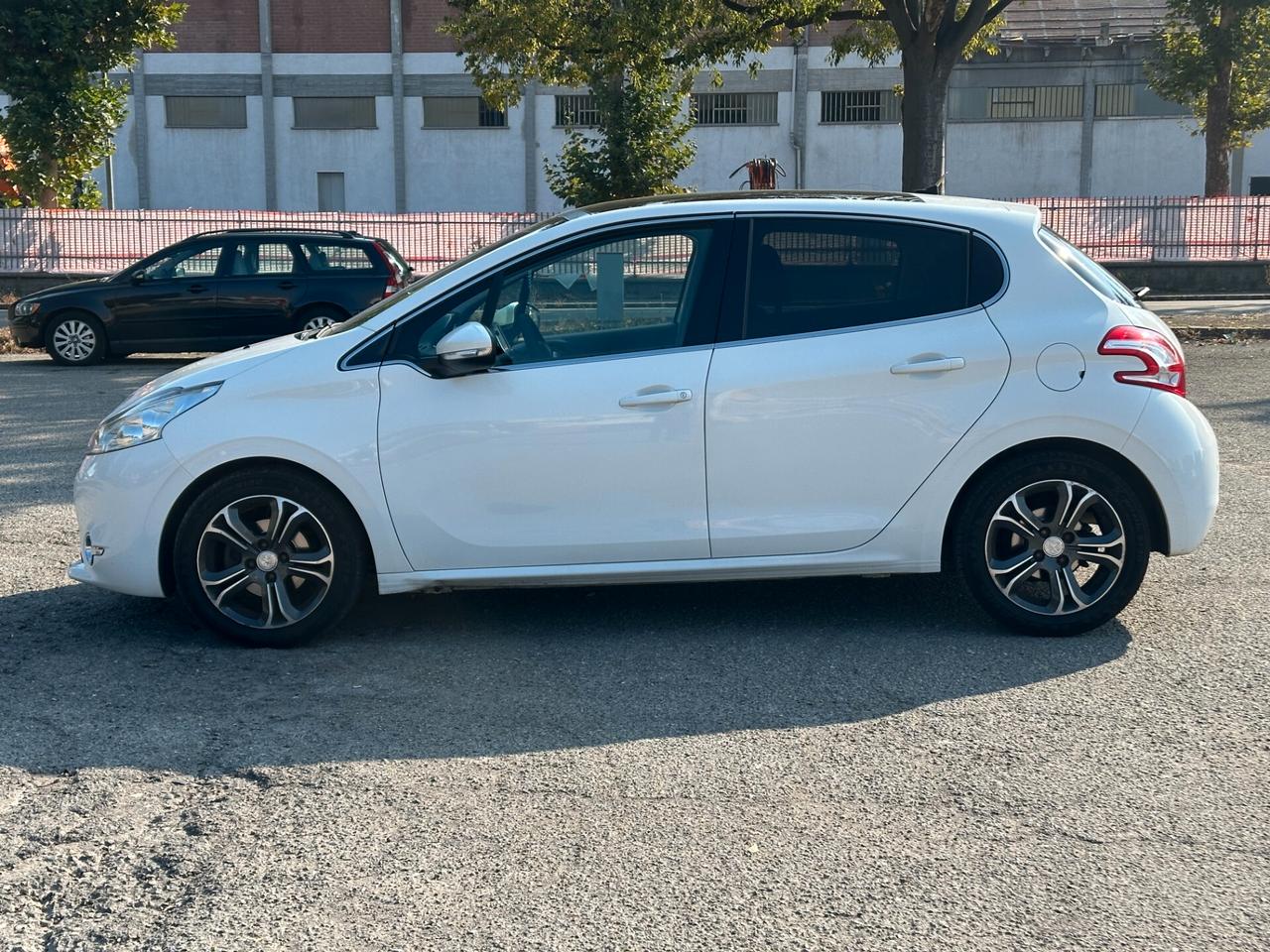 Peugeot 208 1.6 e-HDi 92 CV Stop&Start 5 porte Allure