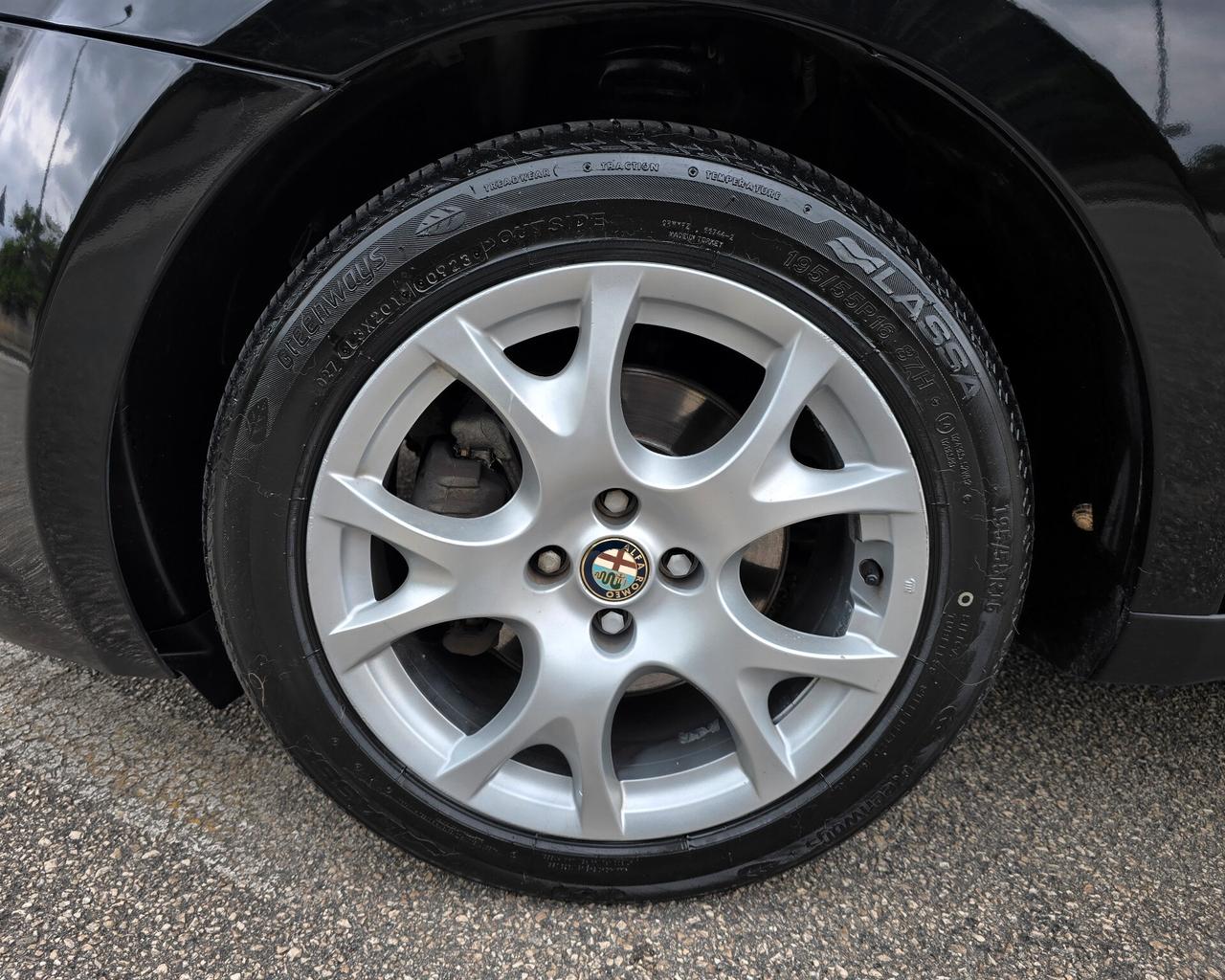 ALFA MITO DISTINCTIVE 1.3 M-JET 2013 PERFETTA
