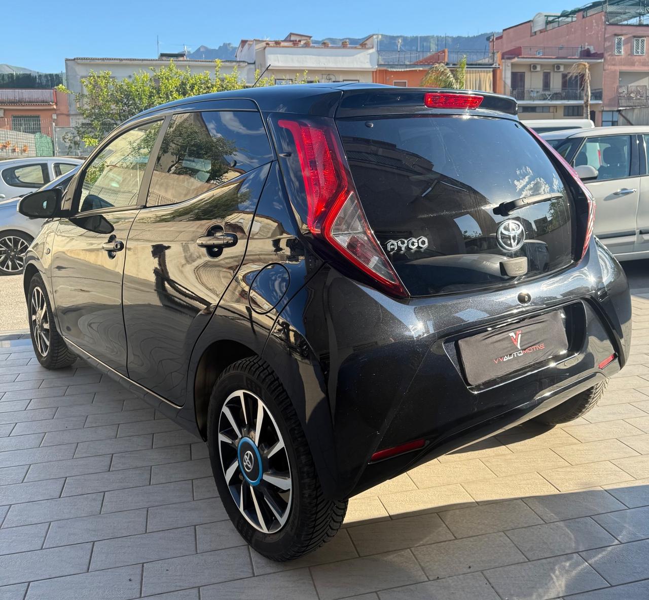 Toyota Aygo 1.0 VVT-i 72 CV 5 porte x-clusiv