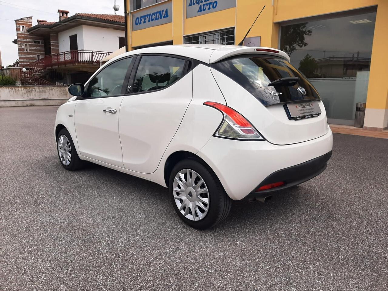 Lancia Ypsilon Benzina cc. 1.242 - 5 Porte 5 Posti UTILIZZABILE ANCHE PER I NEOPATENTATI.