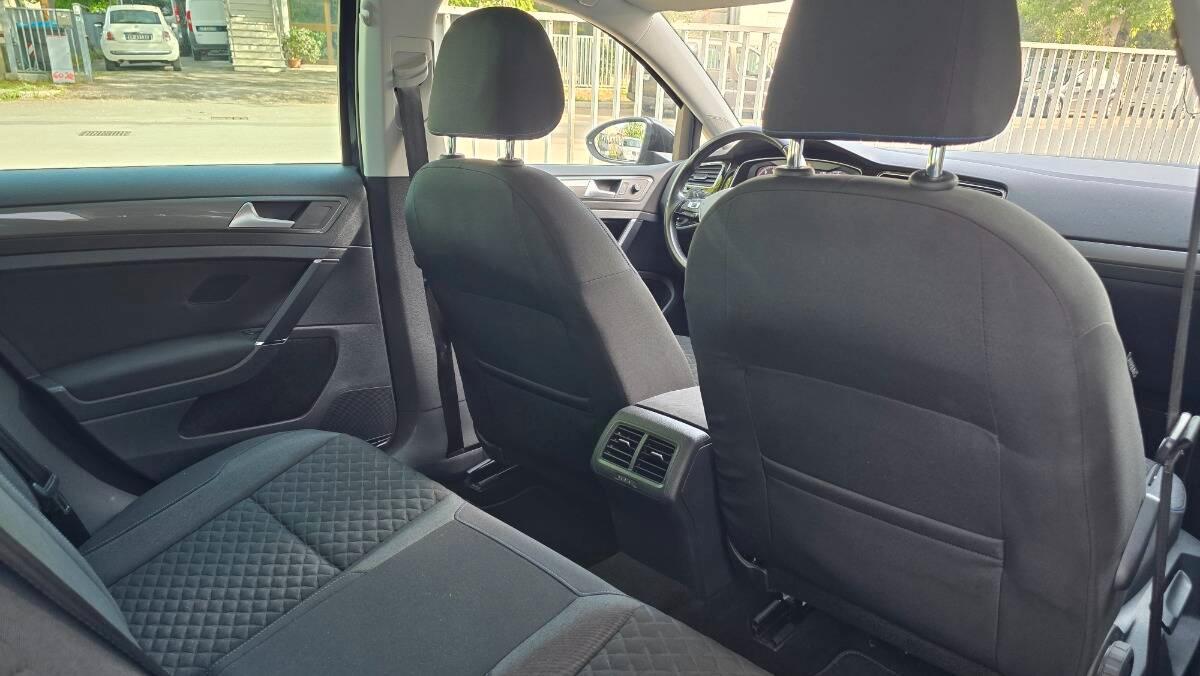 Volkswagen Golf 1.5 tsi Business 130cv dsg