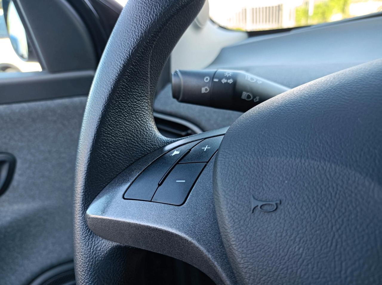 Lancia Ypsilon 1.0 FireFly 5 porte S&S Hybrid Silver