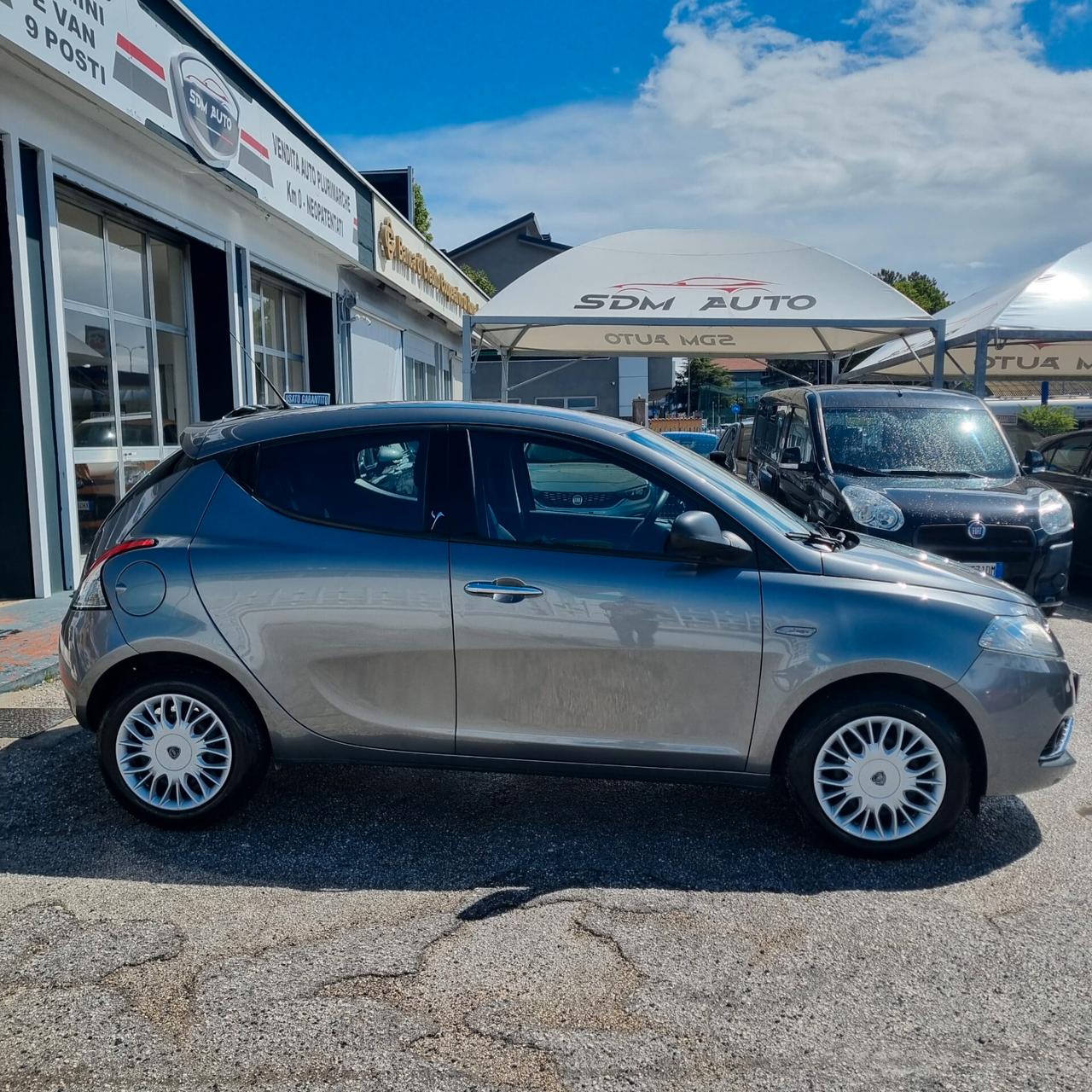 Lancia Ypsilon 1.2 69 CV 5 porte S&S Platinum
