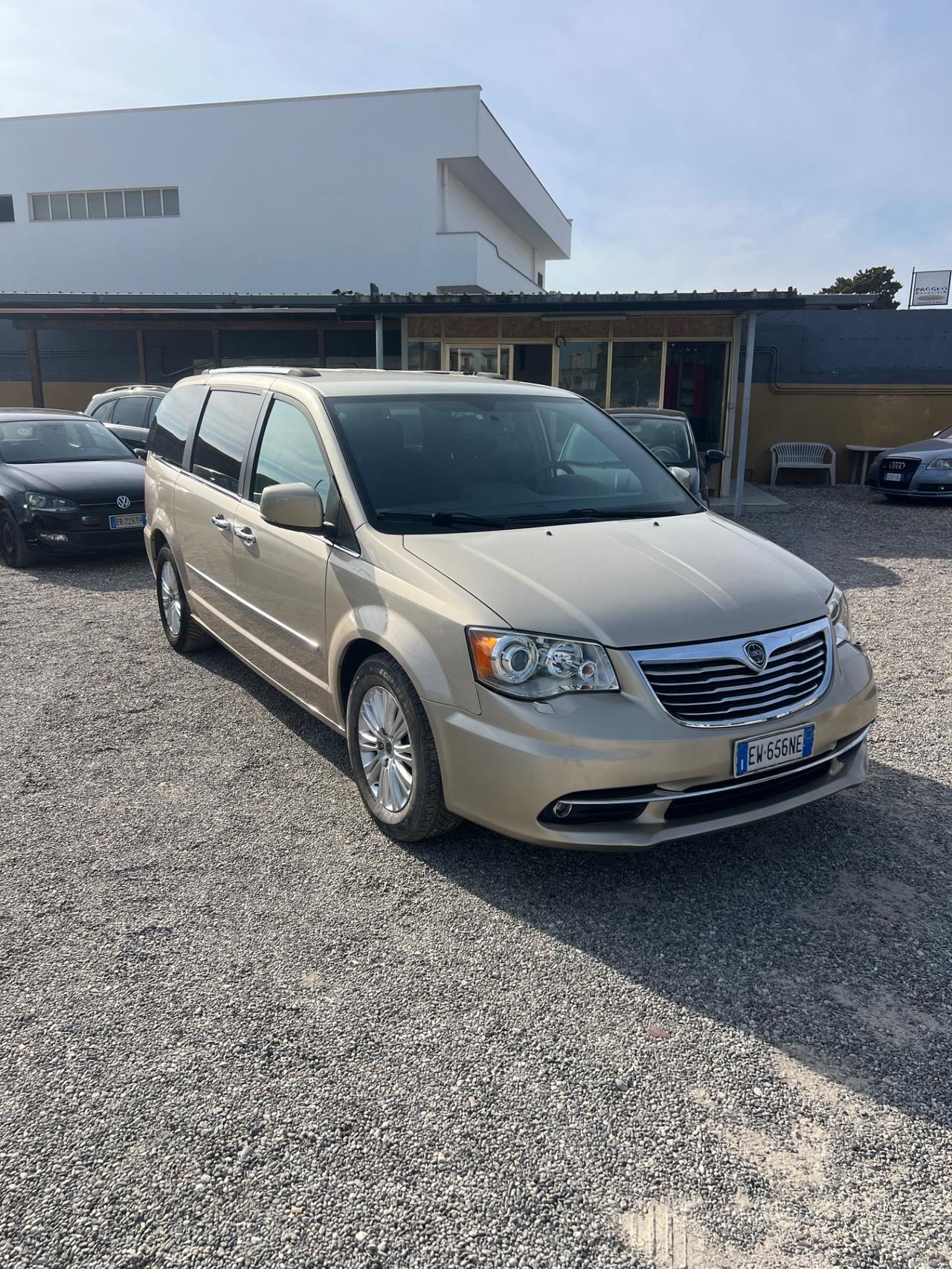 Lancia Voyager 2.8 Turbodiesel Platinum 177 CV