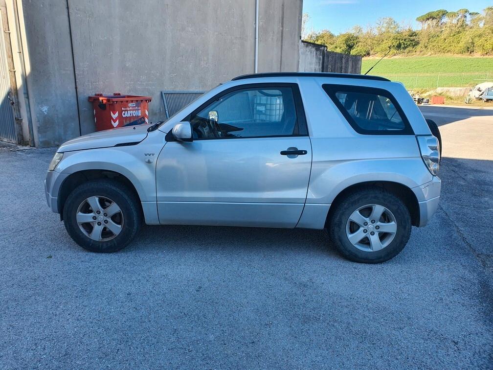 Suzuki Grand Vitara 1.6i 16V 3p. 4WD Metano