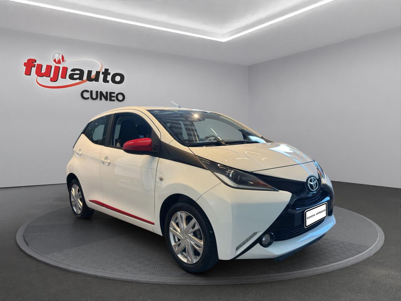Toyota Aygo 5p 1.0 x-play my15