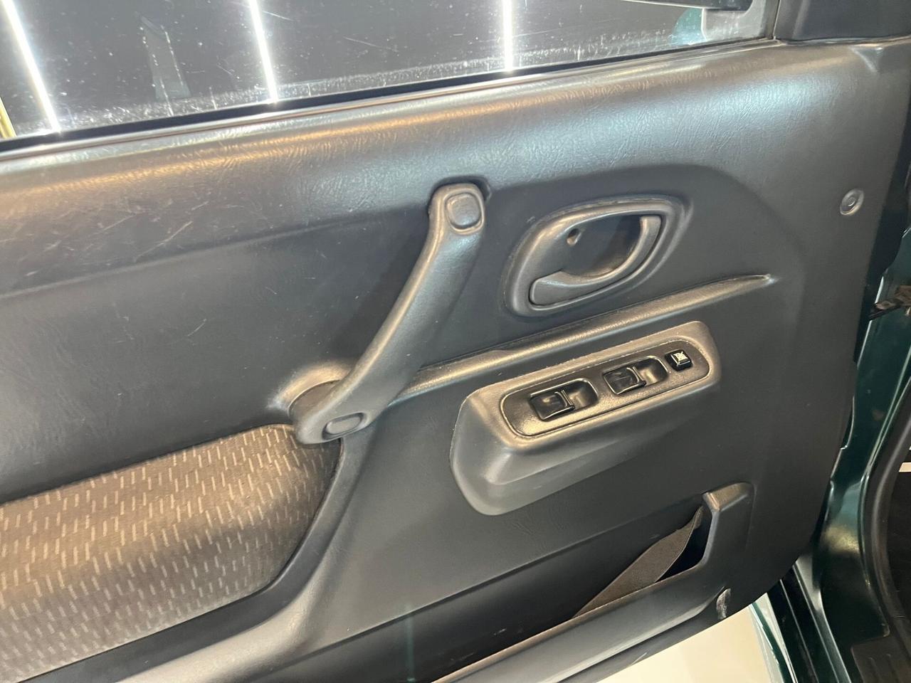 Suzuki Jimny 1.5 DDiS cat 4WD JLX UNICO PROPRIETARIO GANCIO