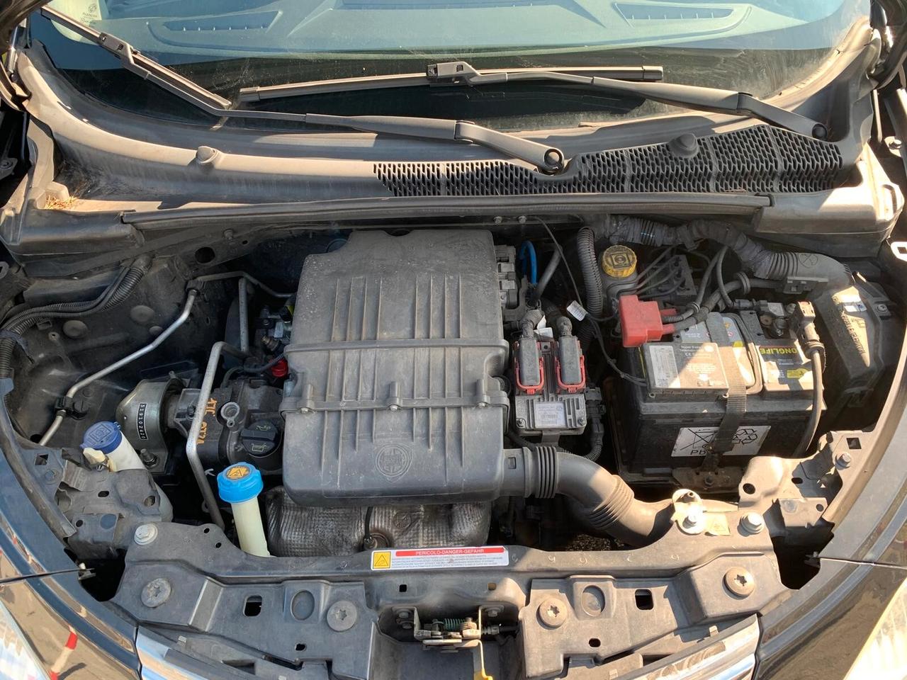 Lancia Ypsilon 1.2 69 CV S&S Silver Neopat.