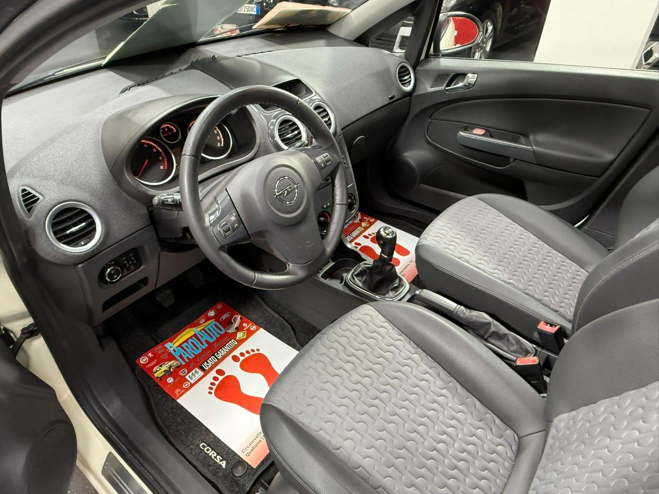 Opel Corsa 1.2 86cv Cosmo - 2011