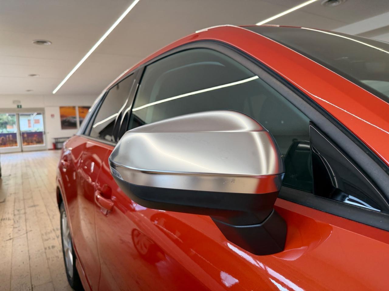 Audi Q2 30 TFSI Business Design Gancio Traino