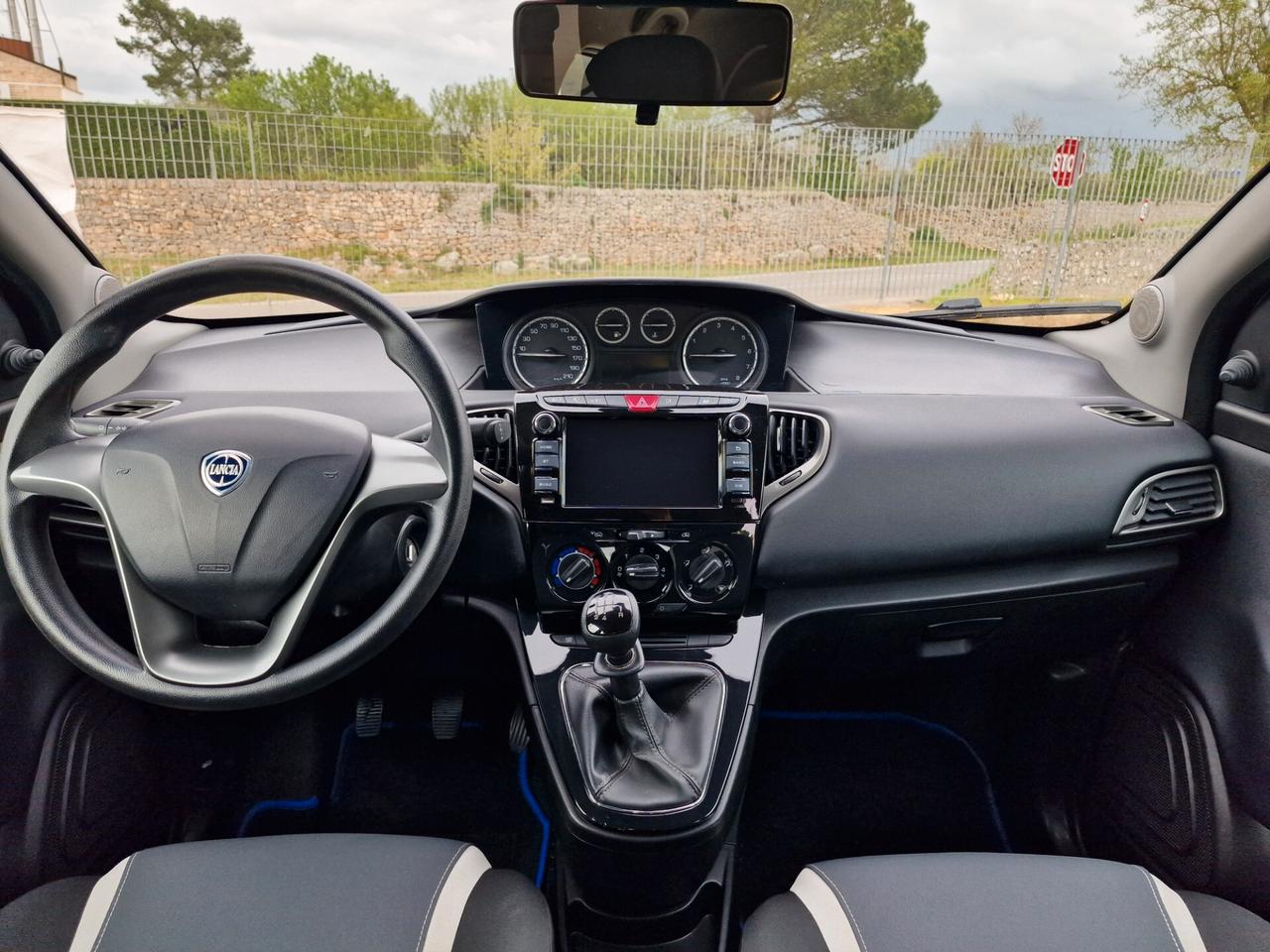 Lancia Ypsilon 1.2 69 CV 5 porte Elefantino