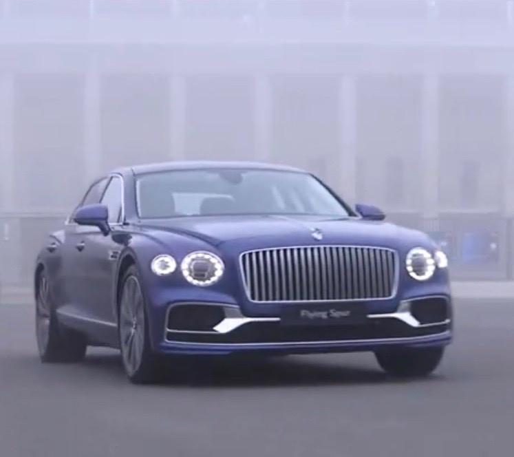 Bentley Flying Spur V8