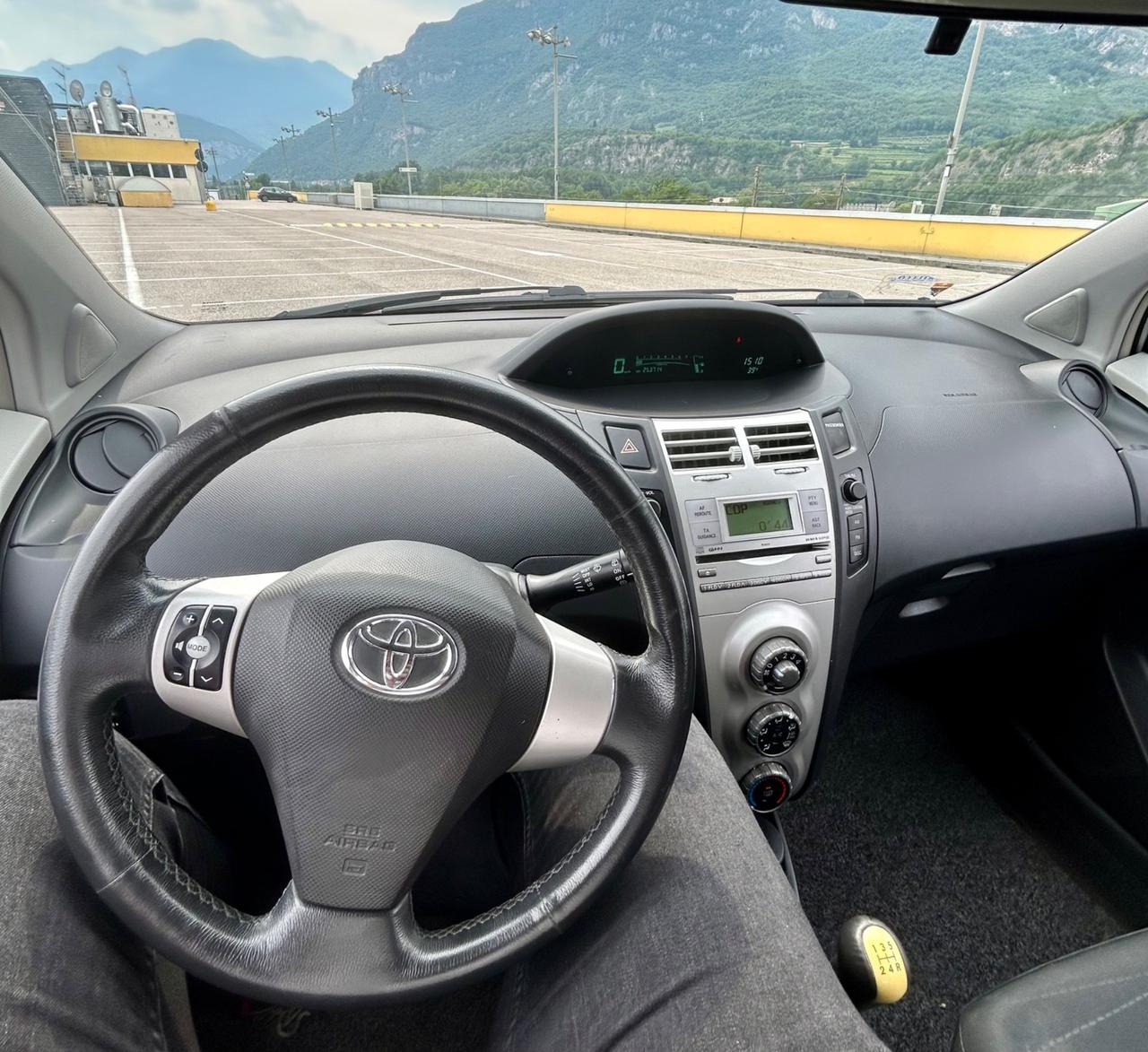Toyota Yaris 1.3 Benzina 5 porte Neopatentati