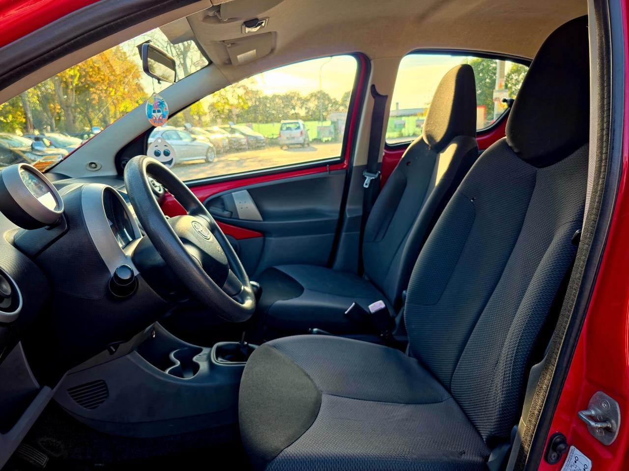 Toyota Aygo 1.0 12V VVT-i 5 porte Sol 2007-E4 Manuale NEO