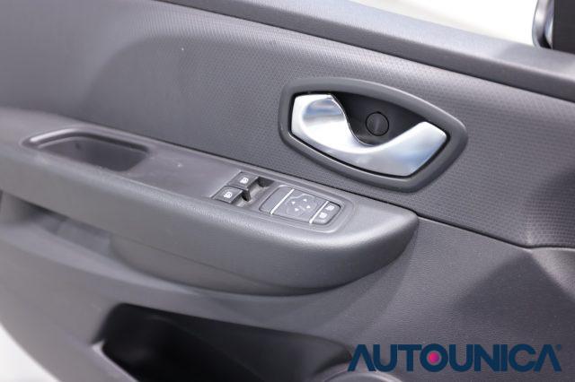 RENAULT Clio TCE 12V 75 CV 5 PORTE GENERATION NEOPATENTATI