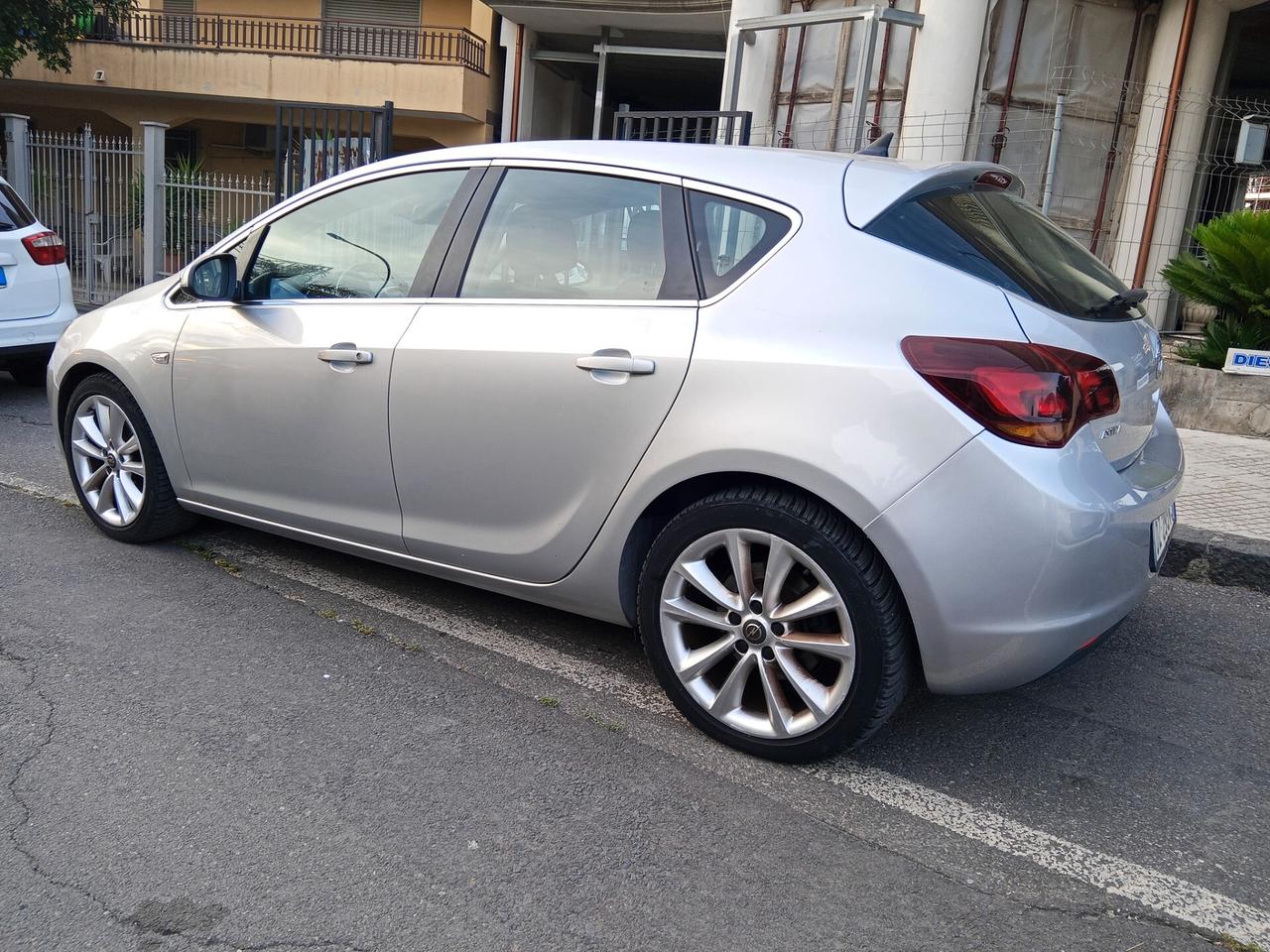 Opel Astra 1.7 CDTI 125CV 5 porte Cosmo