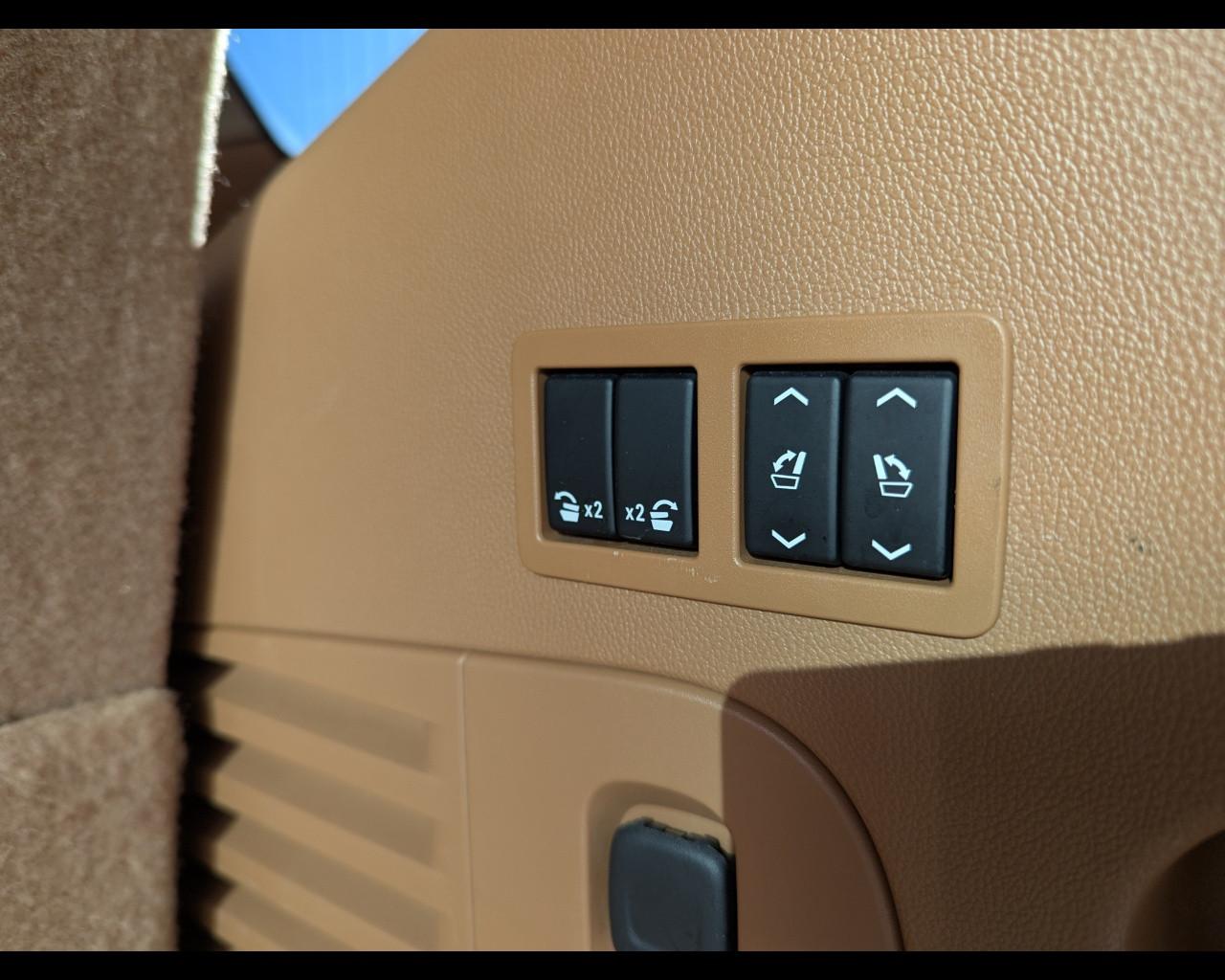 CADILLAC Escalade(2015-2019) - Escalade 6.2L V8 AT AWD Platinum