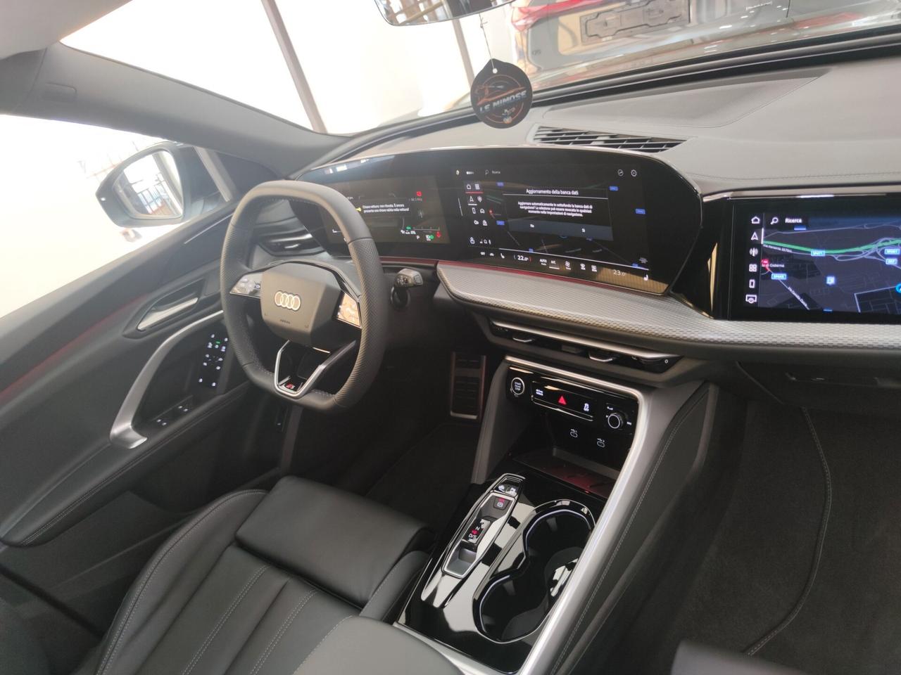 Audi Q5 40 2.0 tdi mhev 12V Identity Black quattro s-troni