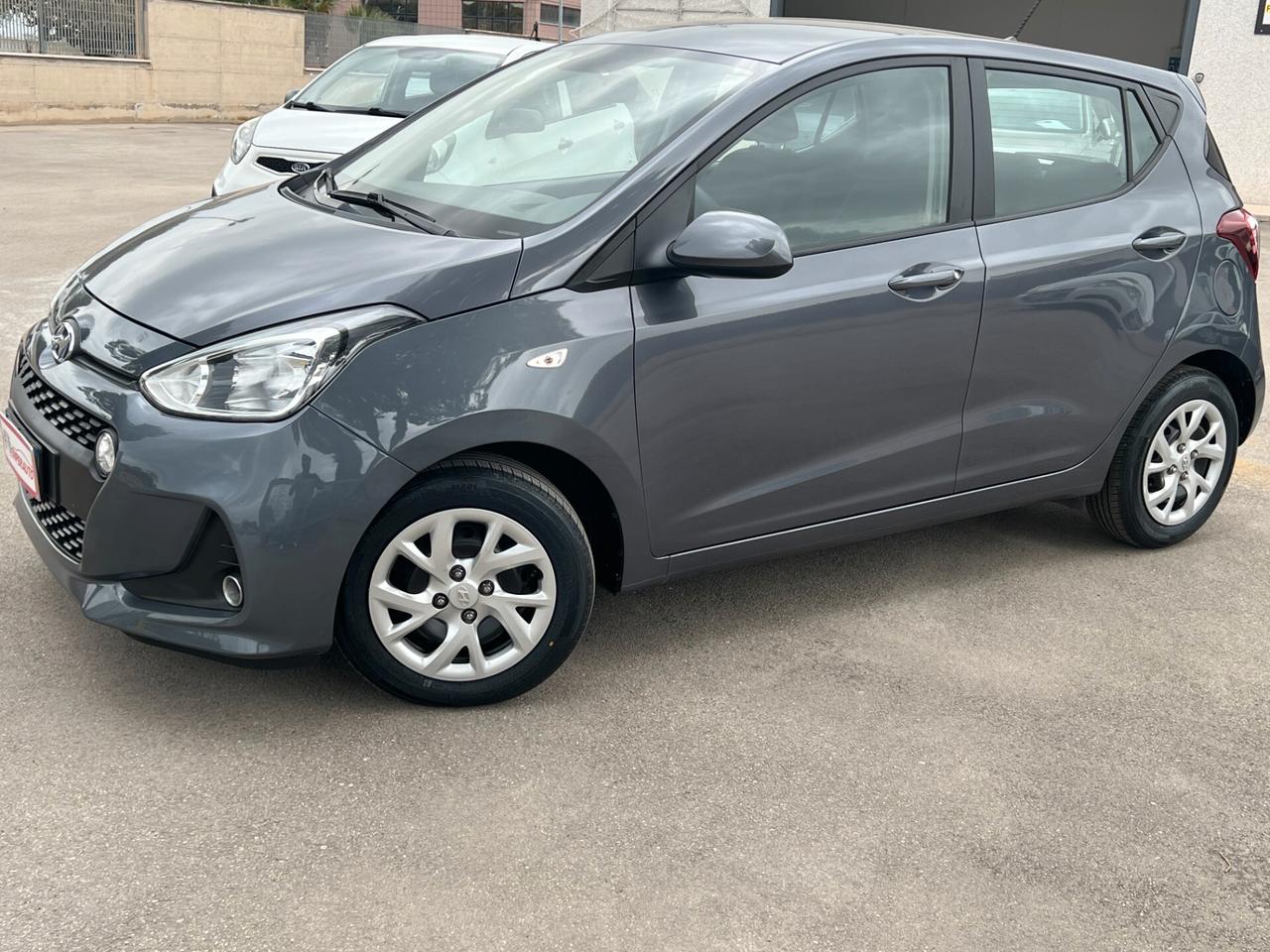 Hyundai i10 1.0 LPGI Econext Login GARANZIA