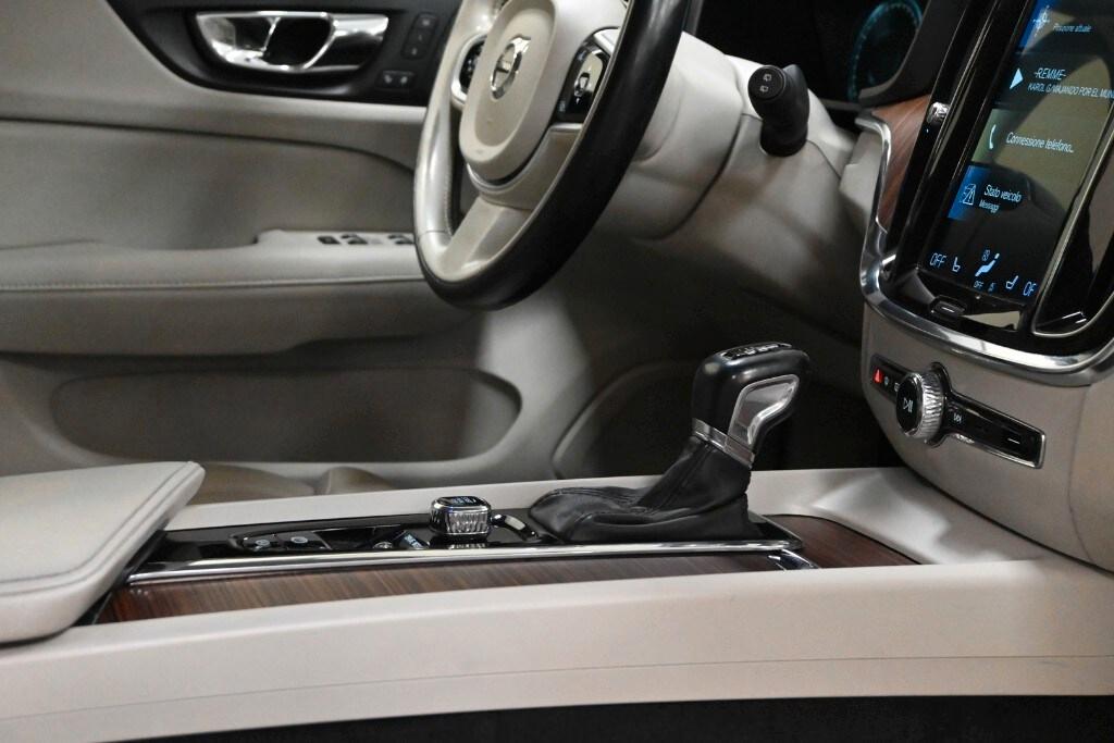 VOLVO V60 (2018-->) V60 D4 Geartronic Inscription