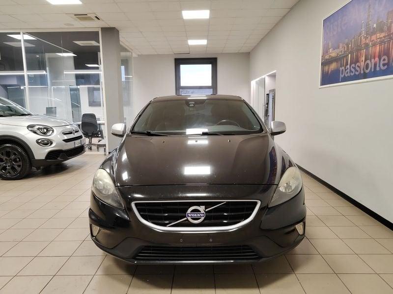 Volvo V40 D2 R-design Momentum