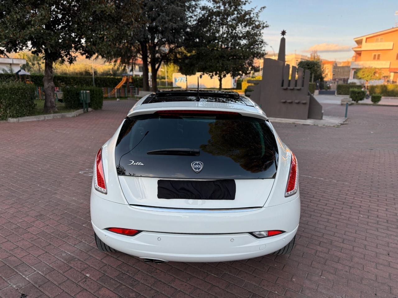 Lancia Delta 1.4 T-Jet 120 CV Gold Ecochic GPL,tetto apribile,pelle,cerchi 17,cruise control,comandi al volante,blu&me,sensori di parcheggio,full