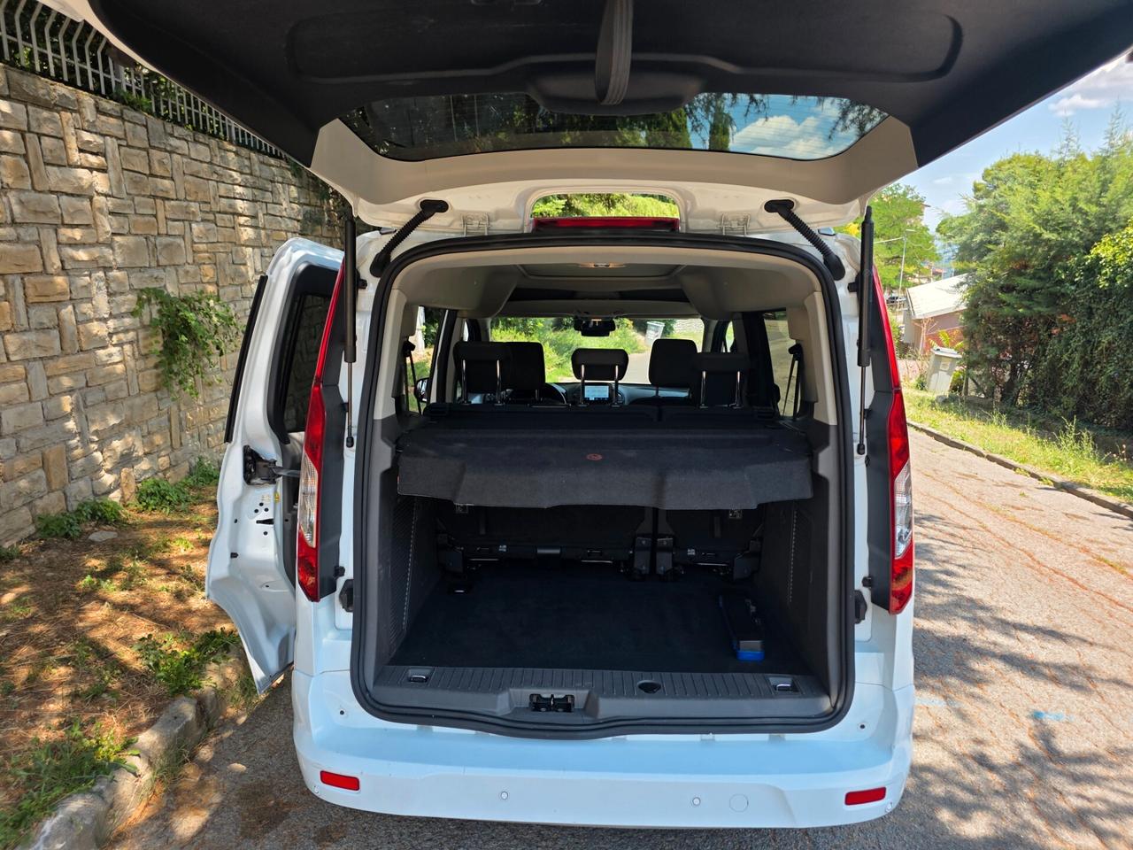 Ford Tourneo Connect 1.5 TDCi 120 CV aut. Titanium "IVA COMPRESA "