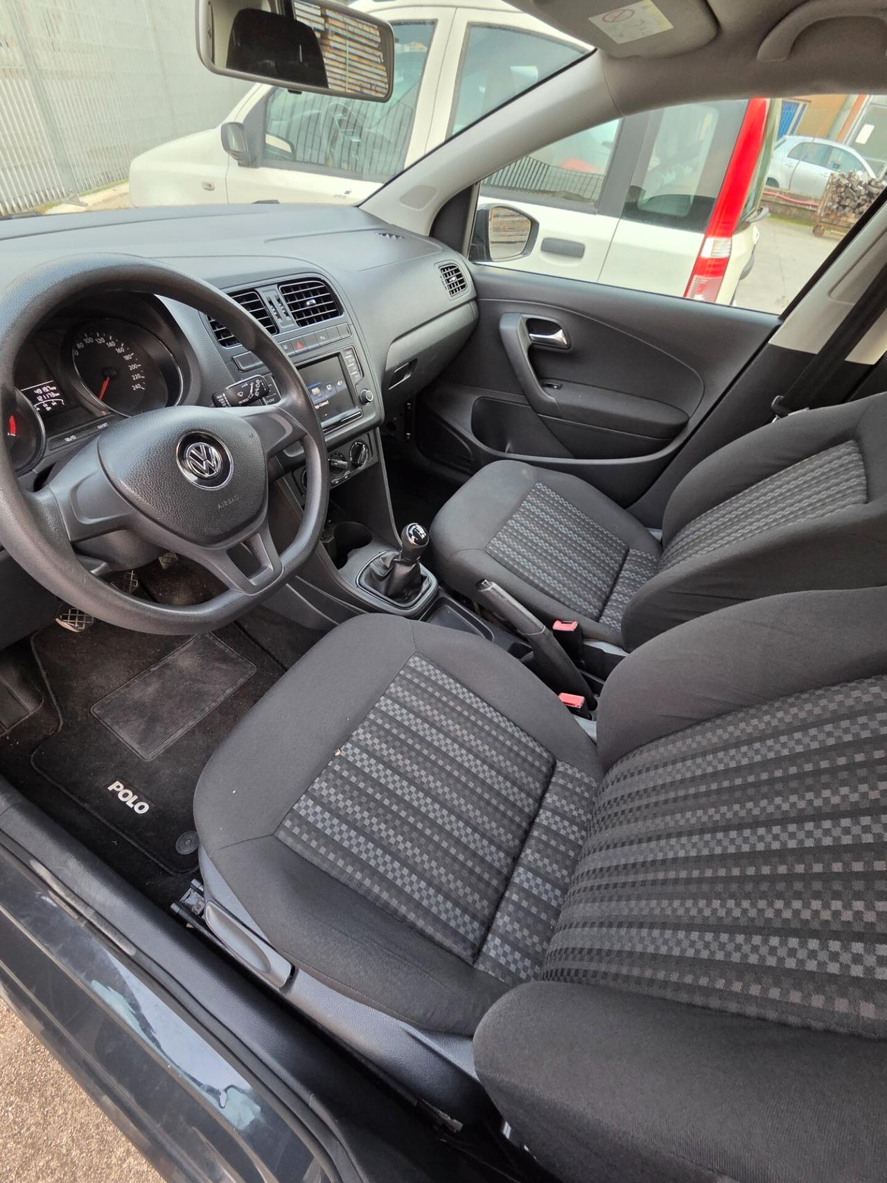 Volkswagen Polo 1.0 benzina 10/2016 pochi km FINANZIABILE