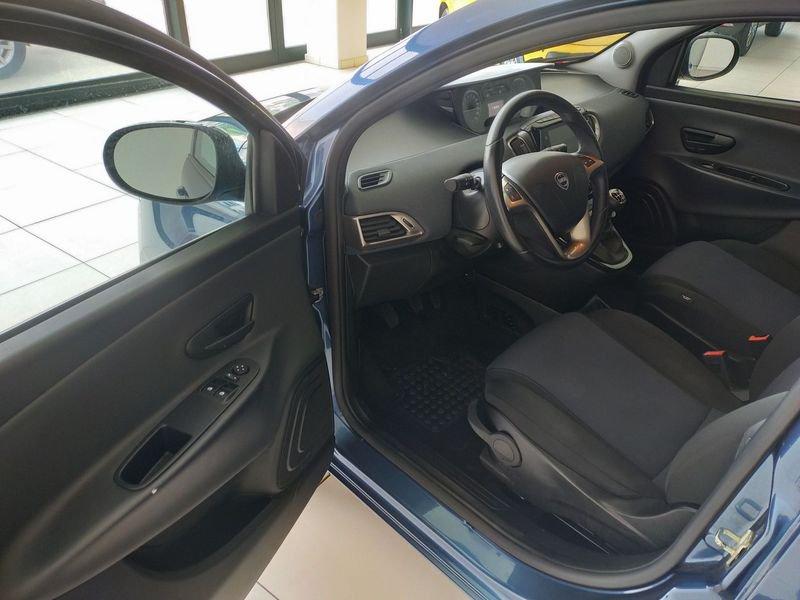 Lancia Ypsilon 1.0 FireFly 5 porte S&S Hybrid Gold